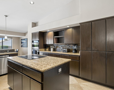 9033 W Patrick Lane - Photo Thumbnail 15