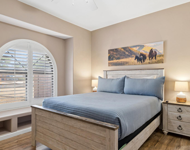 9033 W Patrick Lane - Photo Thumbnail 29