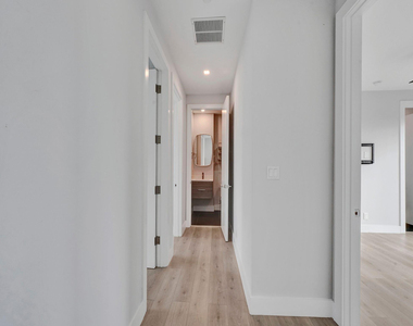 924 Ne 4th Street - Photo Thumbnail 17