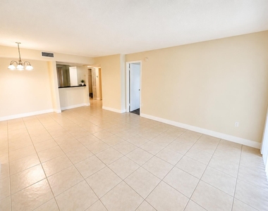 4205 N University Drive - Photo Thumbnail 8