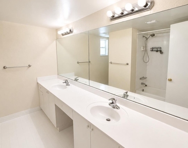 4205 N University Drive - Photo Thumbnail 22