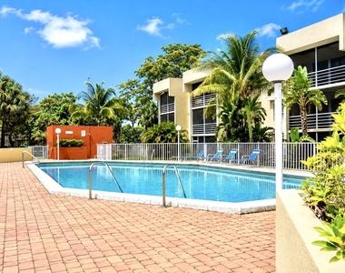 4205 N University Drive - Photo Thumbnail 33