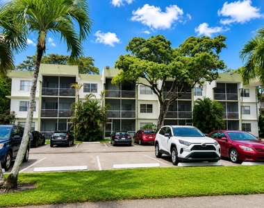 4205 N University Drive - Photo Thumbnail 2