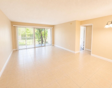 4205 N University Drive - Photo Thumbnail 7