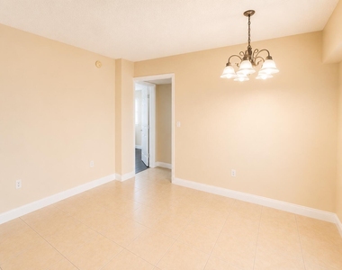4205 N University Drive - Photo Thumbnail 11