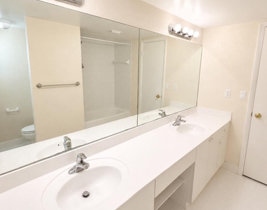 4205 N University Drive - Photo Thumbnail 23