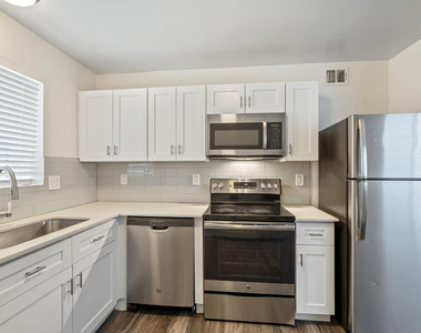 1707 N 18th - Photo Thumbnail 7