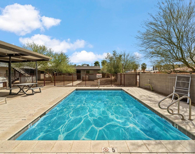 1707 N 18th - Photo Thumbnail 15