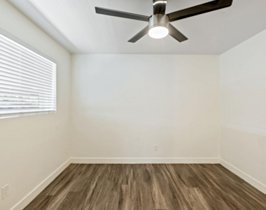 1707 N 18th - Photo Thumbnail 11
