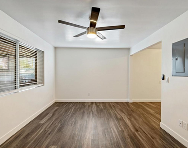 1707 N 18th - Photo Thumbnail 4