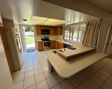 600 E Palm Street - Photo Thumbnail 1