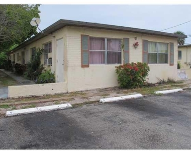 73 Ne 7th Court - Photo Thumbnail 8