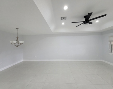 1772 N Dovetail Drive - Photo Thumbnail 2
