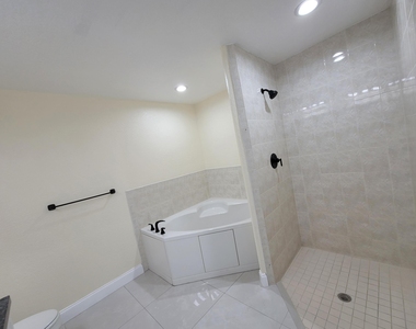 1772 N Dovetail Drive - Photo Thumbnail 8