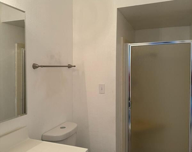 6130 E Akron Street - Photo Thumbnail 9