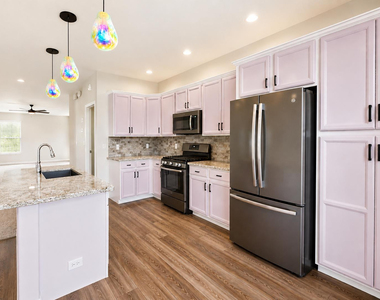 2425 W Bronco Butte Trail - Photo Thumbnail 6