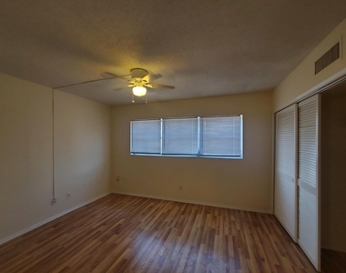 5203 Ne 24th Terrace - Photo Thumbnail 9