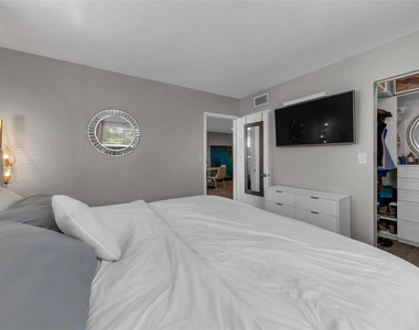 611 Ne 14th Avenue - Photo Thumbnail 11
