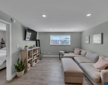 611 Ne 14th Avenue - Photo Thumbnail 7