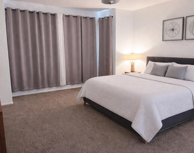 14515 W Lisbon Lane - Photo Thumbnail 5
