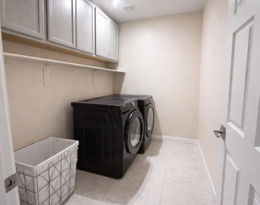 14515 W Lisbon Lane - Photo Thumbnail 8