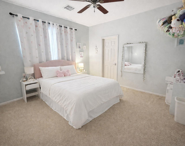 14515 W Lisbon Lane - Photo Thumbnail 9