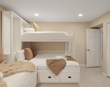16213 N 63rd Place - Photo Thumbnail 24