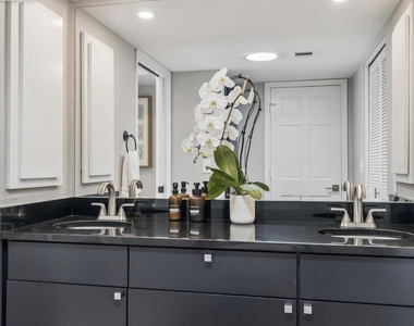 16213 N 63rd Place - Photo Thumbnail 12