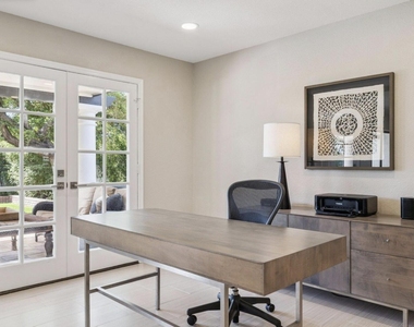 16213 N 63rd Place - Photo Thumbnail 6