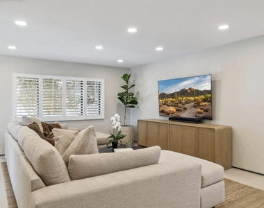 16213 N 63rd Place - Photo Thumbnail 4