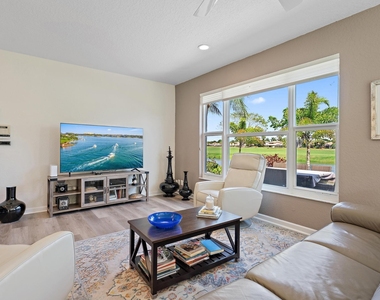 8232 Heritage Club Drive - Photo Thumbnail 5