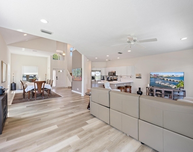 8232 Heritage Club Drive - Photo Thumbnail 9