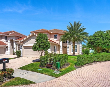 8232 Heritage Club Drive - Photo Thumbnail 1