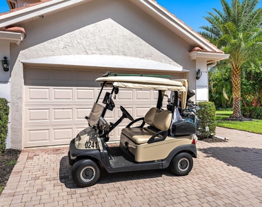 8232 Heritage Club Drive - Photo Thumbnail 3