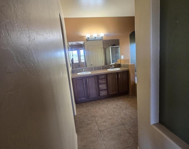 3264 Red Leaf Lane - Photo Thumbnail 17