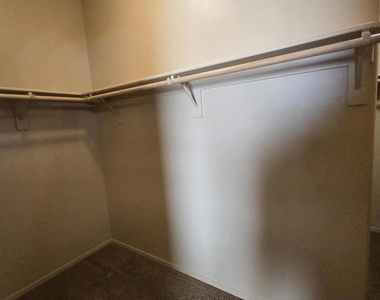 3264 Red Leaf Lane - Photo Thumbnail 21