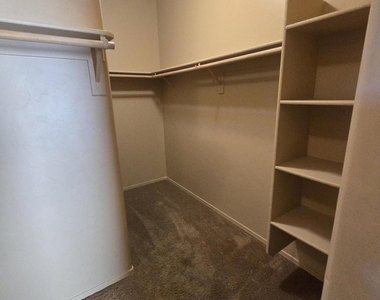 3264 Red Leaf Lane - Photo Thumbnail 20
