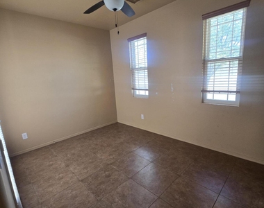 3264 Red Leaf Lane - Photo Thumbnail 13