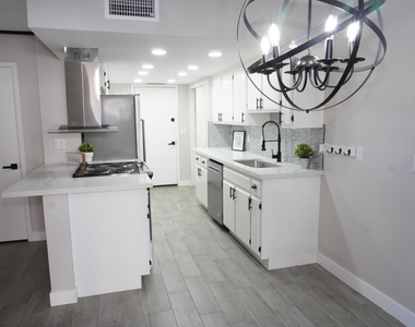 5002 E Hazel Drive - Photo Thumbnail 15