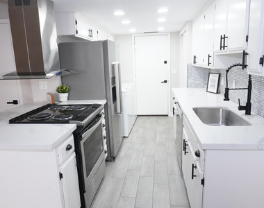 5002 E Hazel Drive - Photo Thumbnail 6