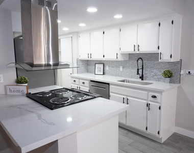 5002 E Hazel Drive - Photo Thumbnail 8