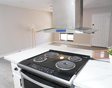 5002 E Hazel Drive - Photo Thumbnail 11