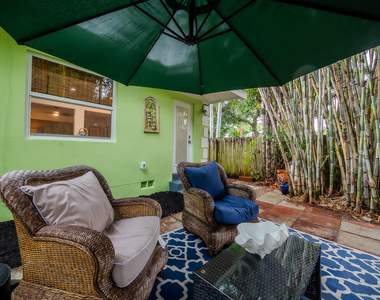 418 N Palmway - Photo Thumbnail 24