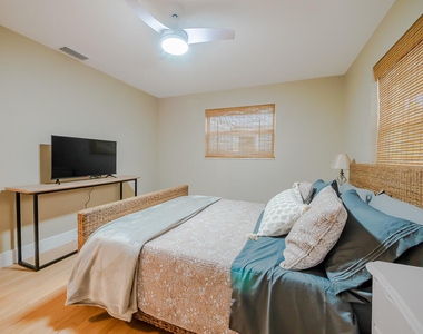 418 N Palmway - Photo Thumbnail 19