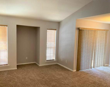 200 E Southern Avenue - Photo Thumbnail 2