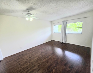4200 Nw 3rd Court - Photo Thumbnail 10