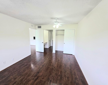 4200 Nw 3rd Court - Photo Thumbnail 8