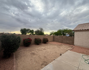 24642 N 36th Avenue - Photo Thumbnail 20