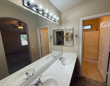 24642 N 36th Avenue - Photo Thumbnail 17