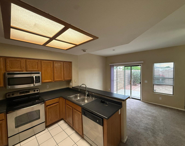 24642 N 36th Avenue - Photo Thumbnail 10
